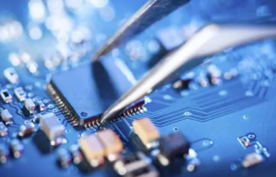 Intel招募多位传奇技术大牛 企图夺回CPU工艺王者之位